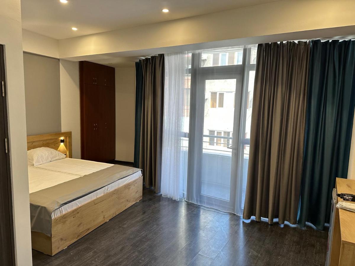 Friendly Hotel Ереван Екстериор снимка