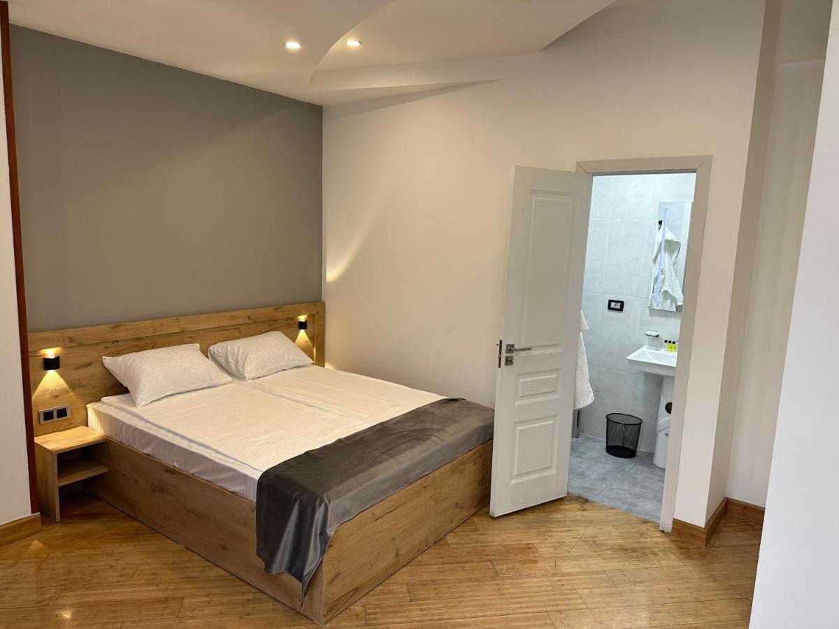 Friendly Hotel Ереван Екстериор снимка