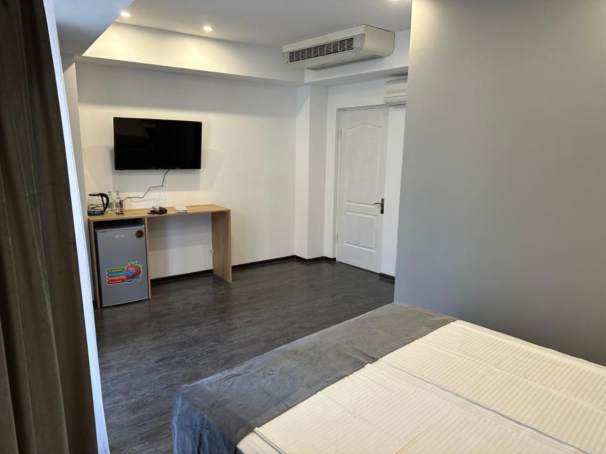 Friendly Hotel Ереван Екстериор снимка