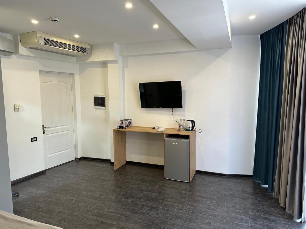 Friendly Hotel Ереван Екстериор снимка