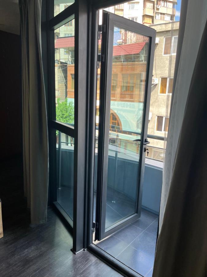 Friendly Hotel Ереван Екстериор снимка