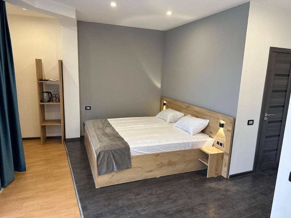 Friendly Hotel Ереван Екстериор снимка