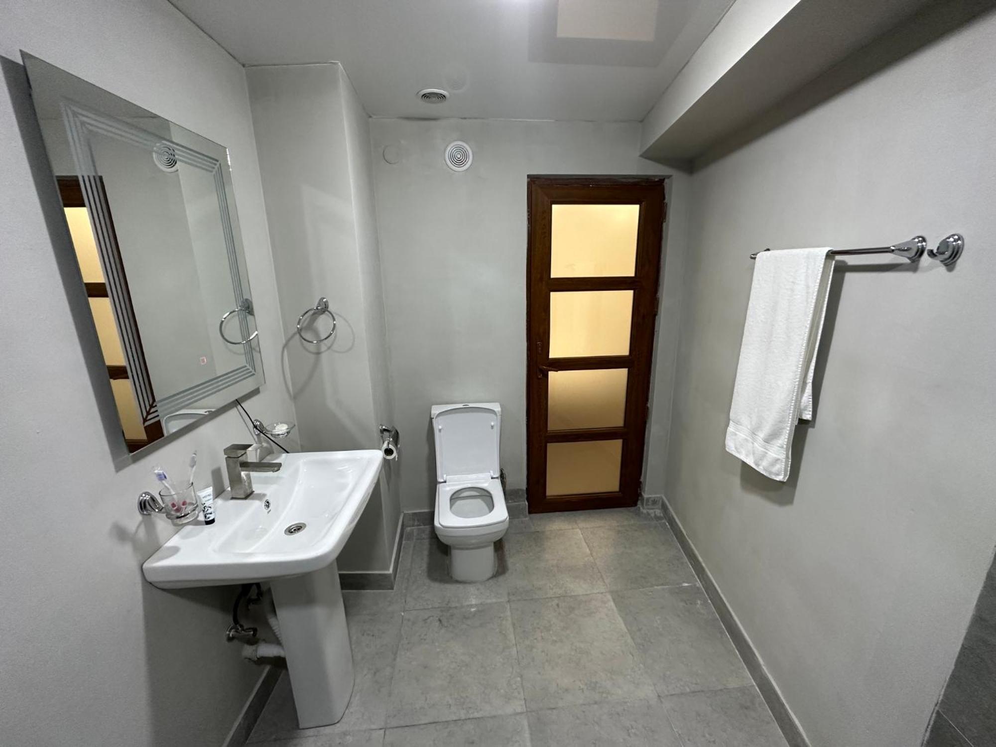 Friendly Hotel Ереван Екстериор снимка